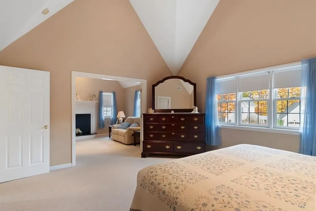 51 Chosen Vale Lane Enfield NH 03748