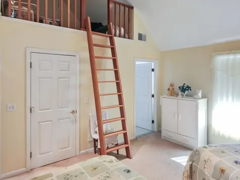 51 Chosen Vale Lane Enfield NH 03748