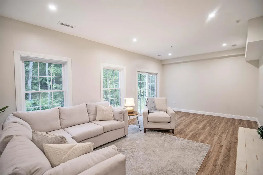 29 Main Street Salem NH 03079