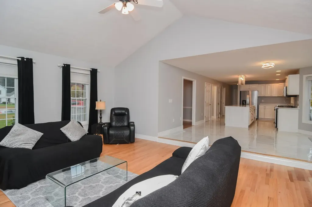 2 Hadley Drive Nashua NH 03062