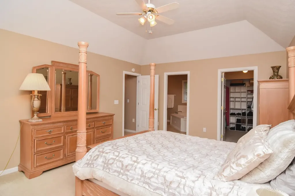 2 Hadley Drive Nashua NH 03062