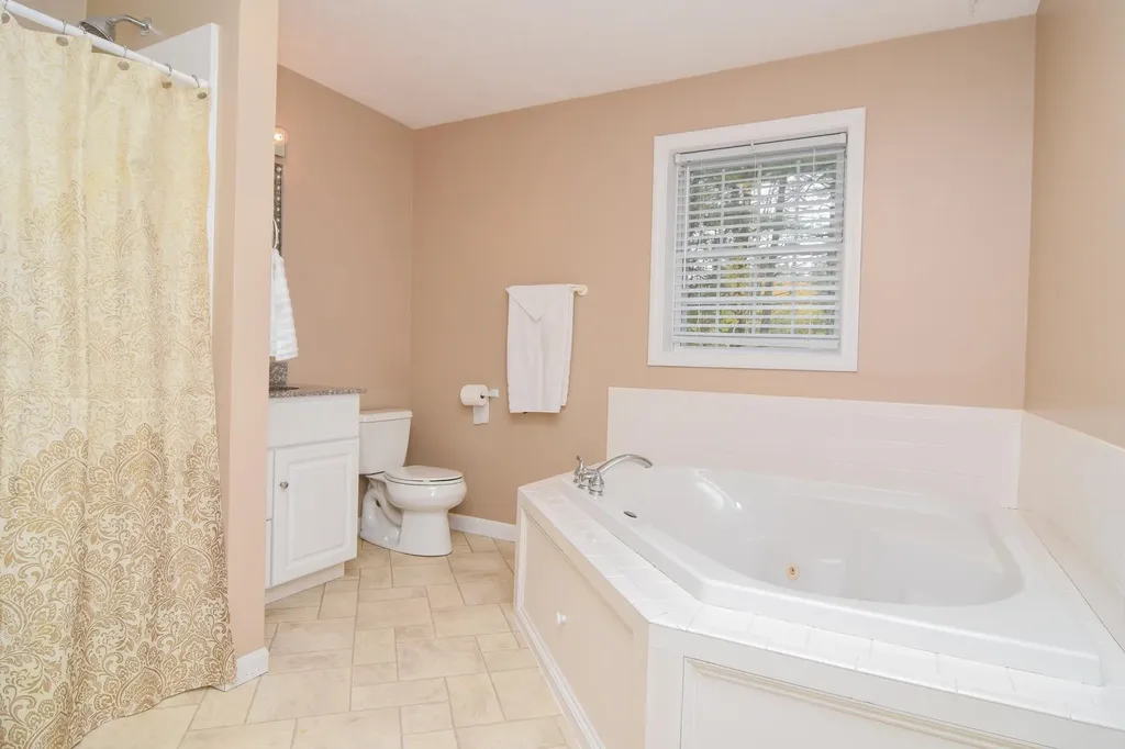 2 Hadley Drive Nashua NH 03062