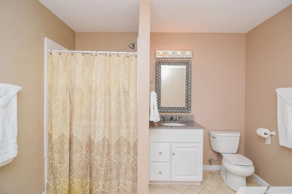 2 Hadley Drive Nashua NH 03062