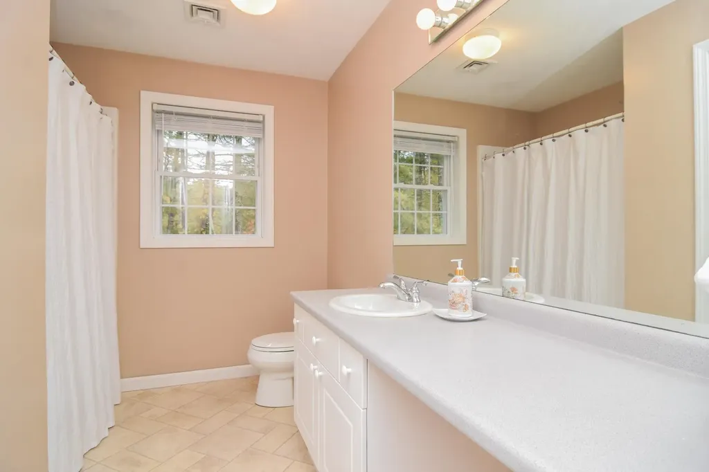 2 Hadley Drive Nashua NH 03062