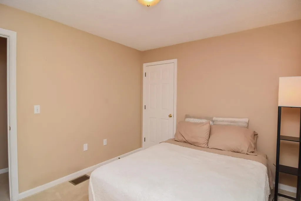 2 Hadley Drive Nashua NH 03062