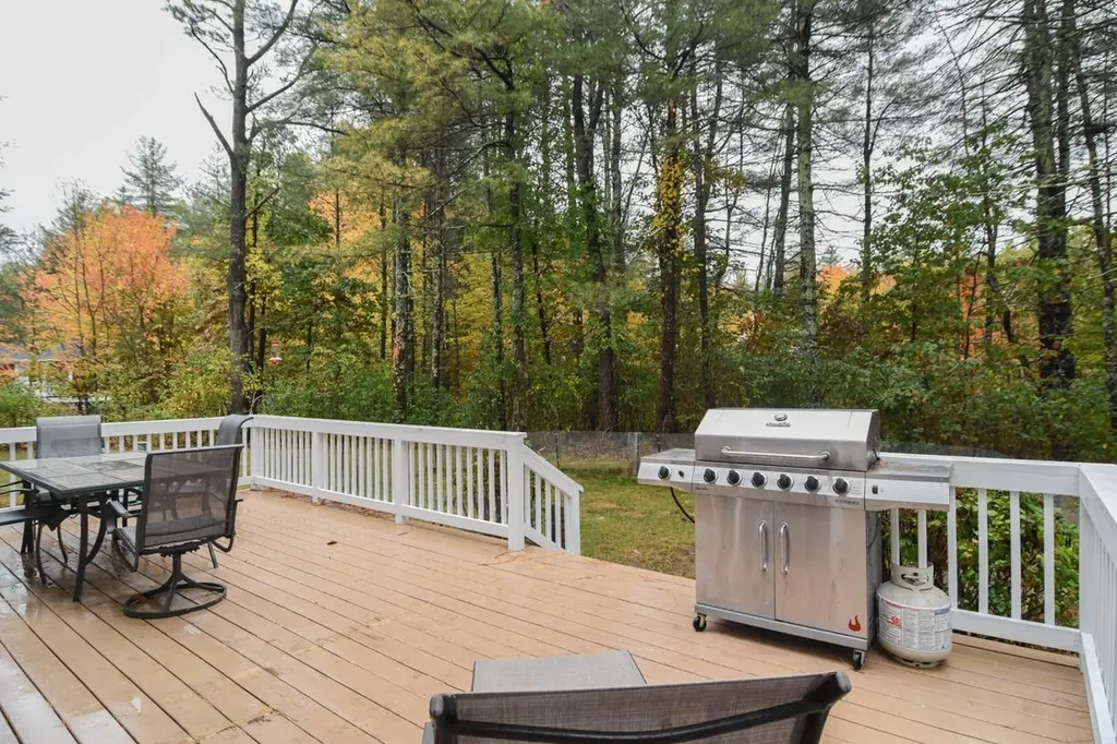 2 Hadley Drive Nashua NH 03062