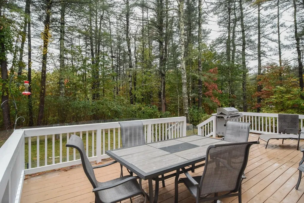 2 Hadley Drive Nashua NH 03062