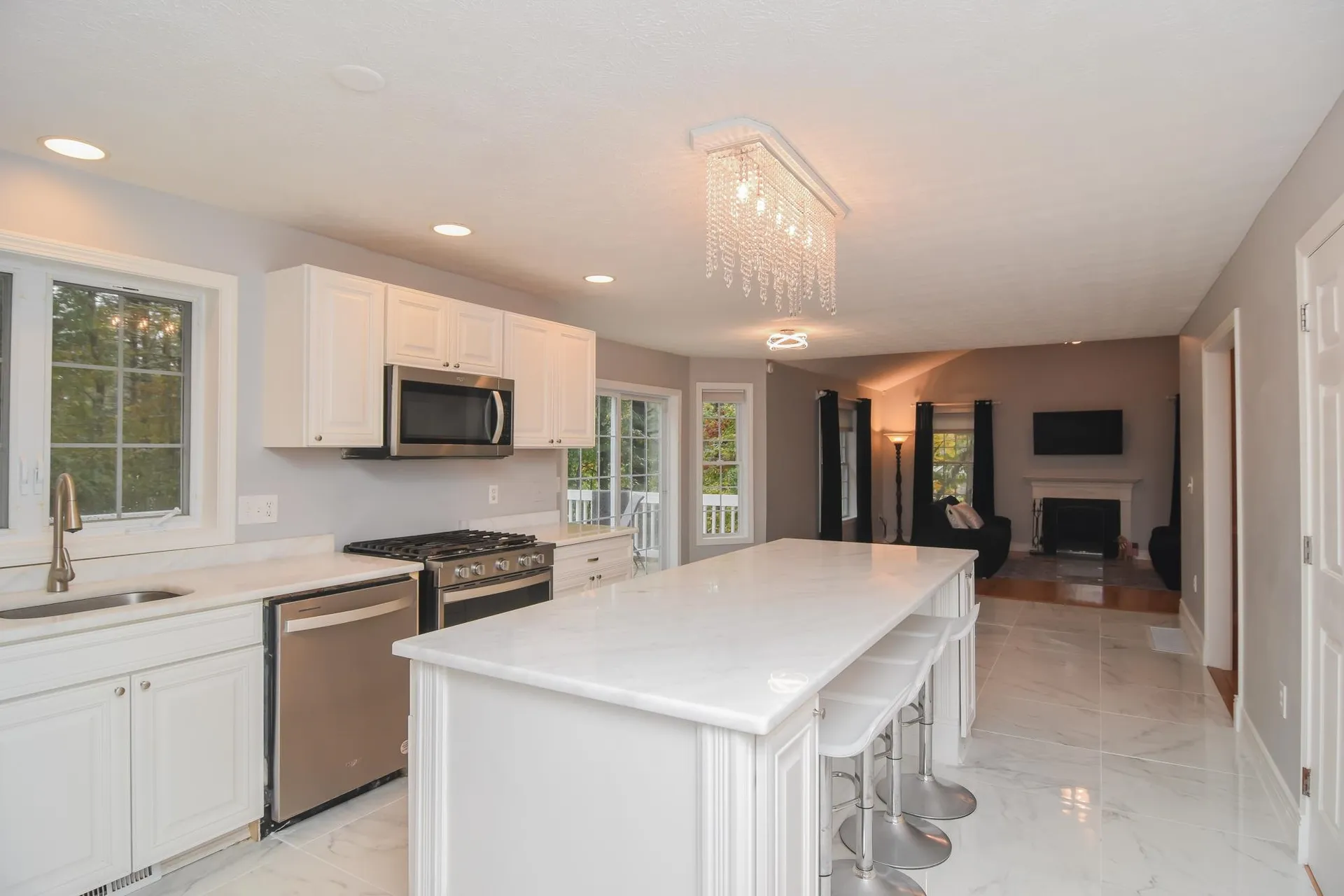 2 Hadley Drive Nashua NH 03062