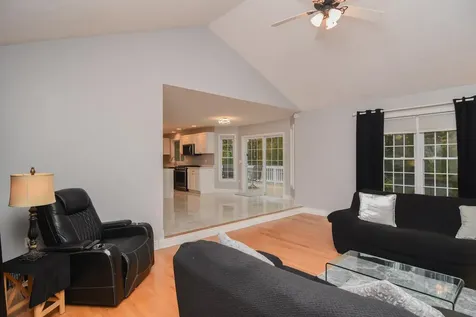 2 Hadley Drive Nashua NH 03062