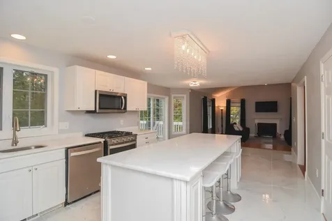 2 Hadley Drive Nashua NH 03062