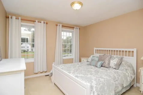 2 Hadley Drive Nashua NH 03062