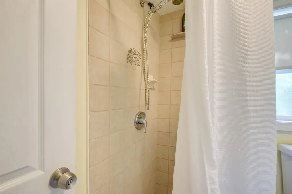 20 Drake Avenue Gilmanton NH 03237