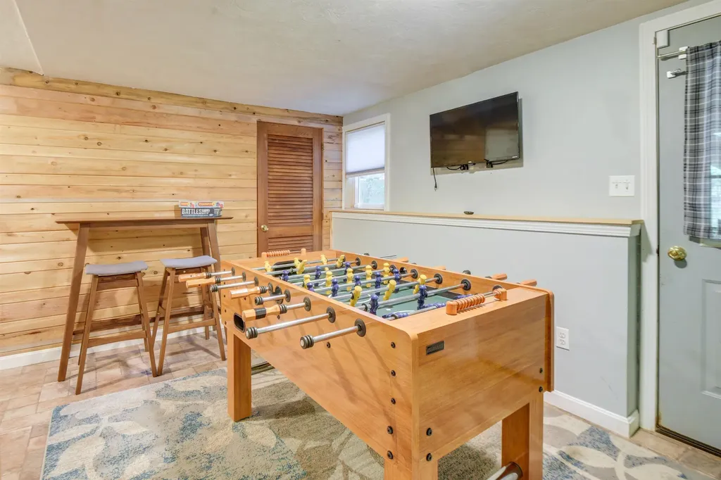 20 Drake Avenue Gilmanton NH 03237