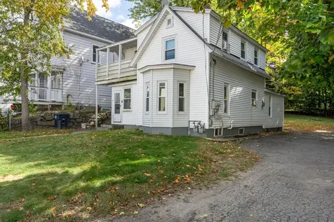 21 Gillis Street Nashua NH 03060