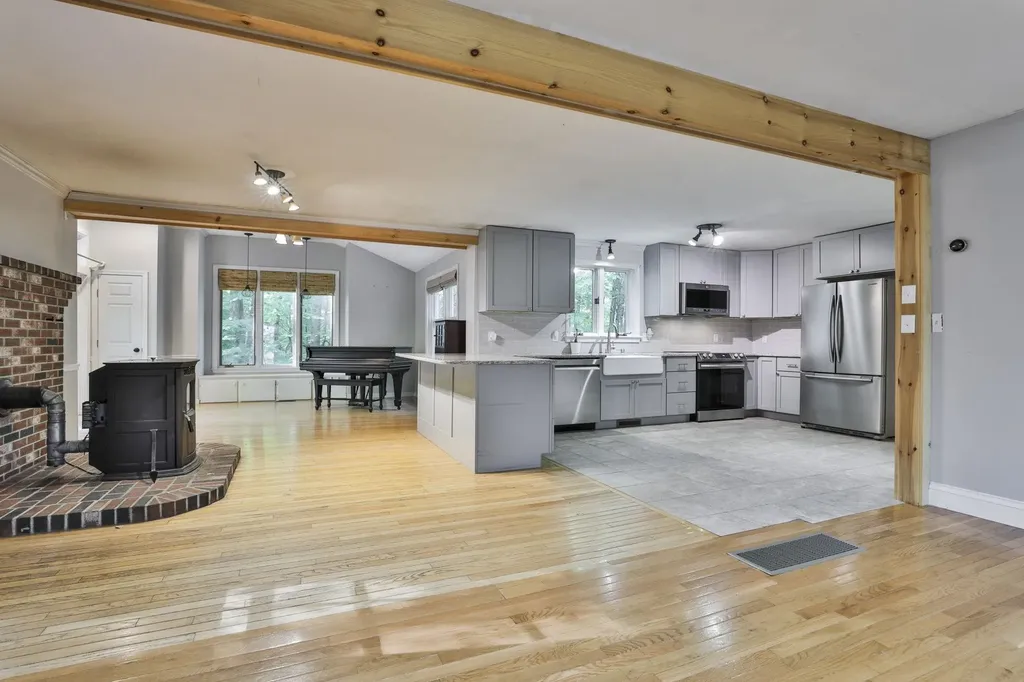 1 Mountain Road Brookline NH 03033