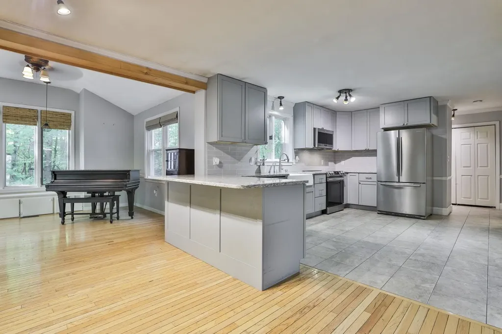 1 Mountain Road Brookline NH 03033