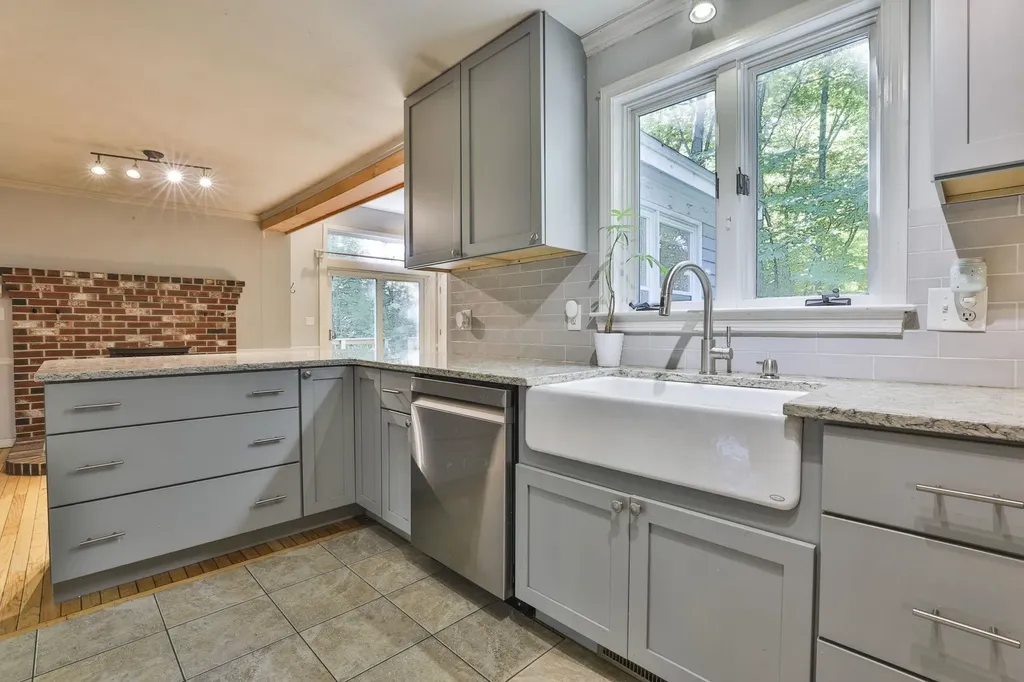 1 Mountain Road Brookline NH 03033