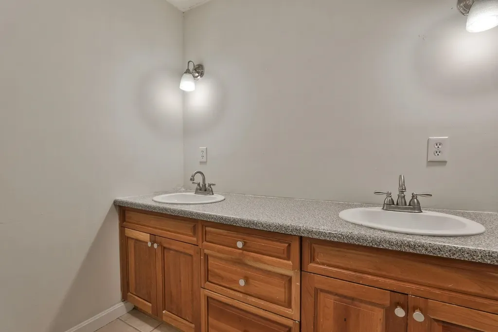 1 Mountain Road Brookline NH 03033