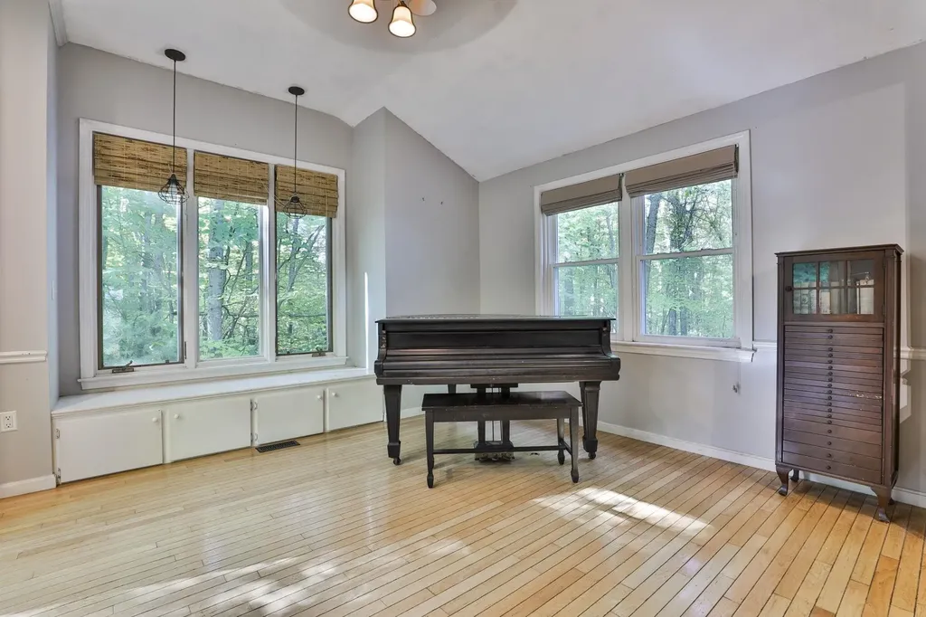 1 Mountain Road Brookline NH 03033