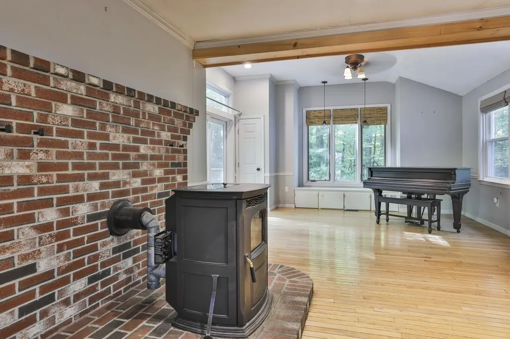 1 Mountain Road Brookline NH 03033