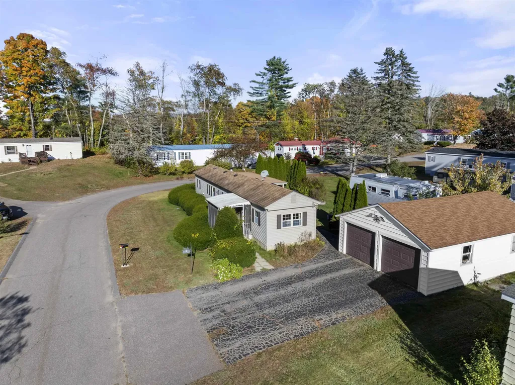30 Leisure Lane Belmont NH 03220