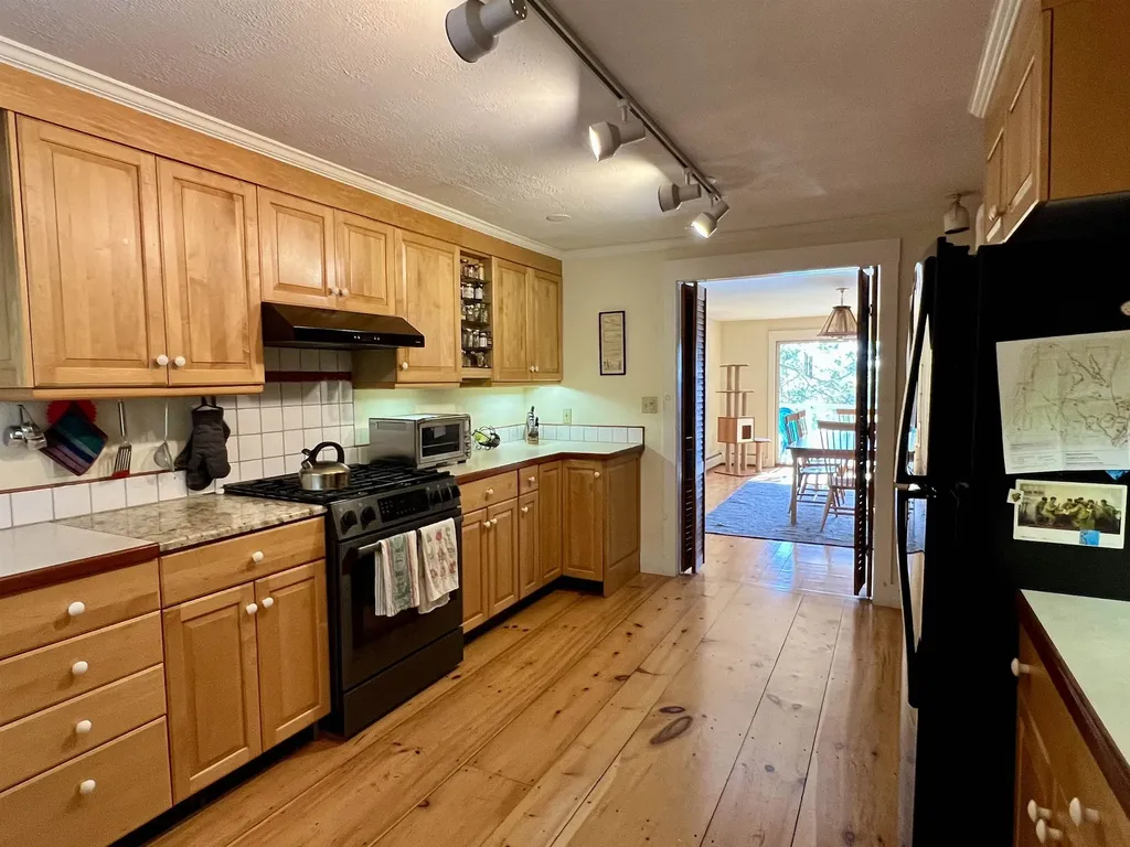 103 Spaulding Hill Road Dummerston VT 05301