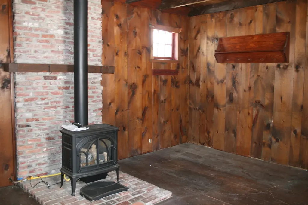 43 Depot Road Kingston NH 03848