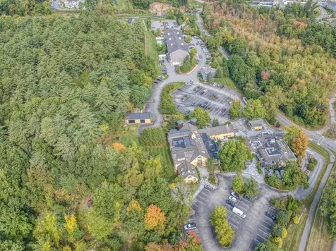 21 Grand Avenue Bedford NH 03110