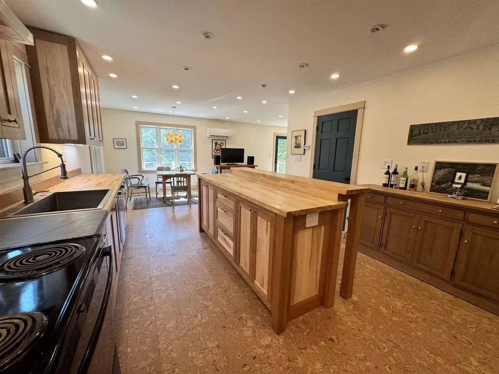 71 East Street Bristol VT 05443