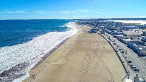 24 Island Path Hampton NH 03842