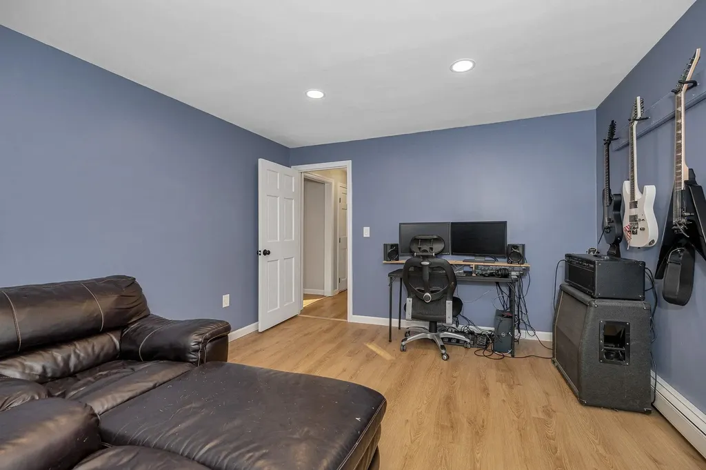 5 Raintree Drive Londonderry NH 03053