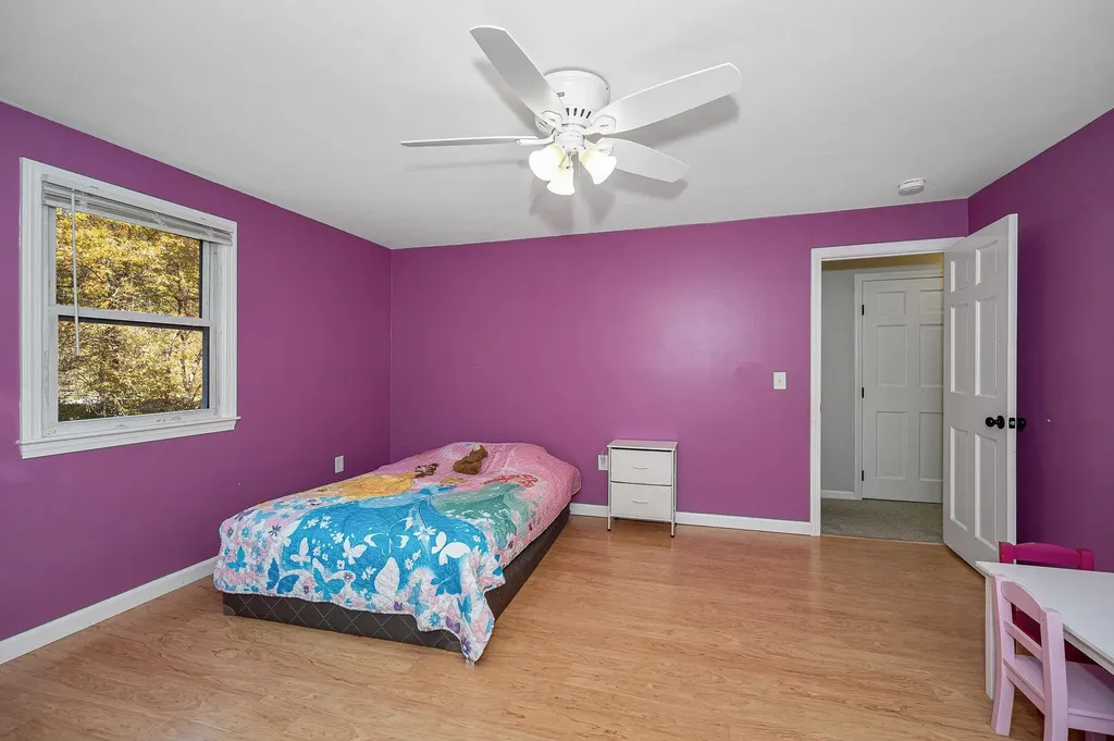 5 Raintree Drive Londonderry NH 03053