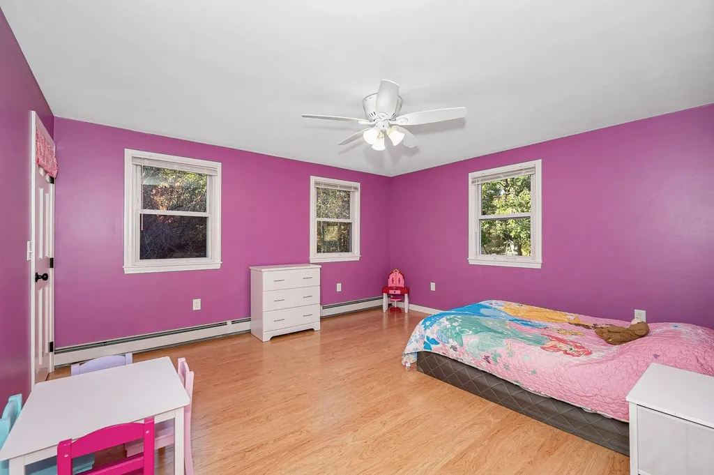5 Raintree Drive Londonderry NH 03053