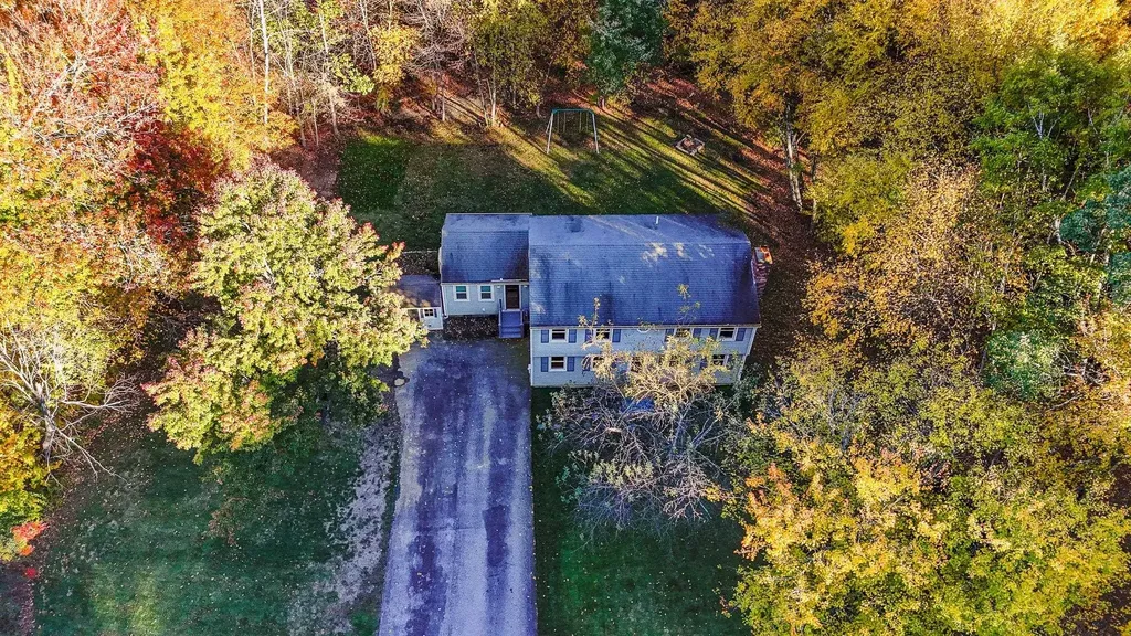 5 Raintree Drive Londonderry NH 03053