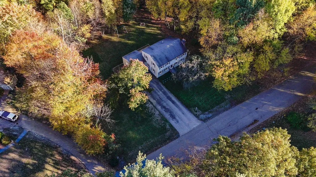 5 Raintree Drive Londonderry NH 03053