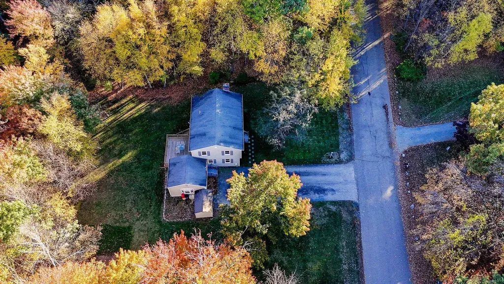 5 Raintree Drive Londonderry NH 03053