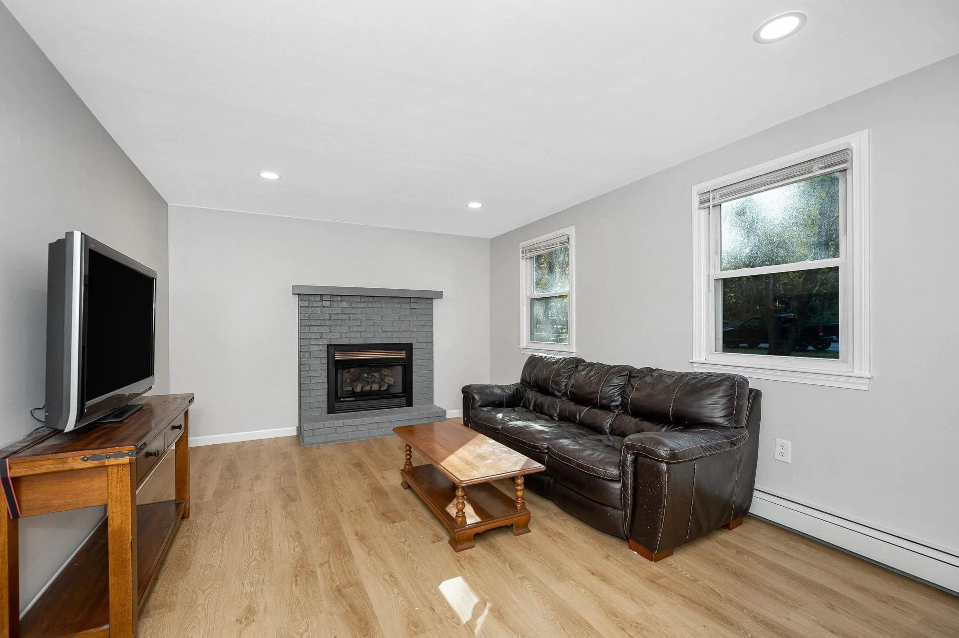 5 Raintree Drive Londonderry NH 03053