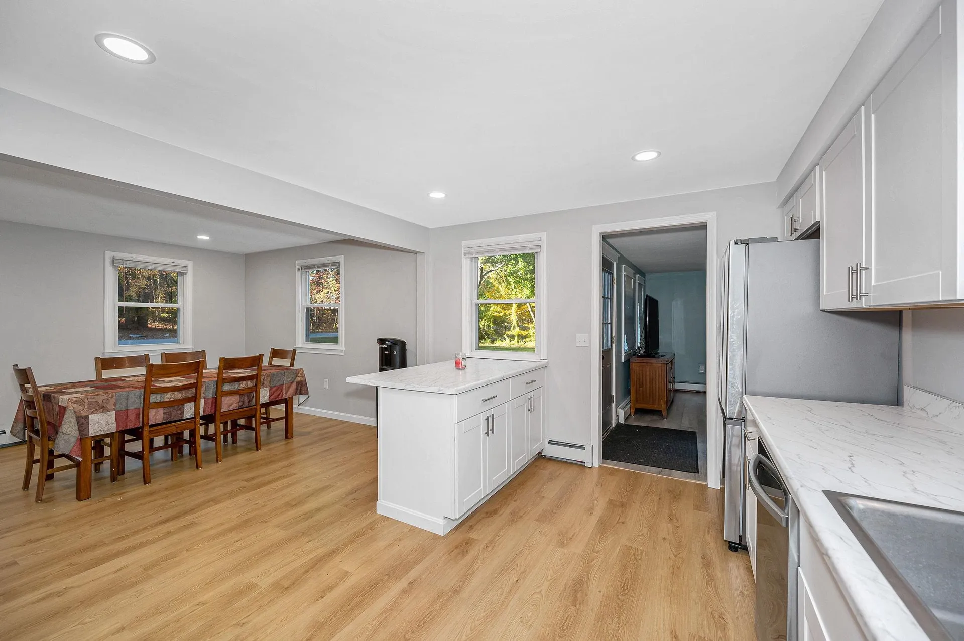 5 Raintree Drive Londonderry NH 03053