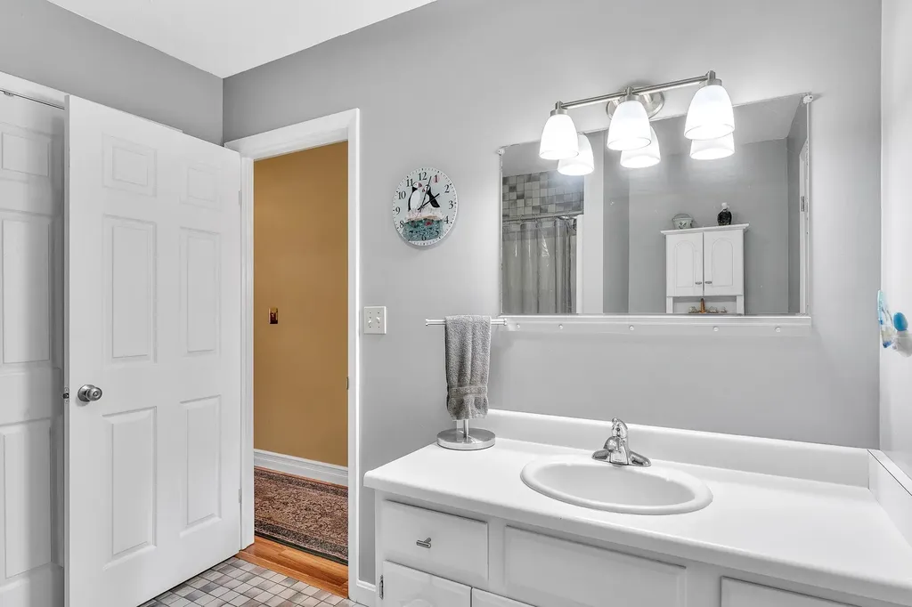 35 Snowflake Drive Jericho VT 05465