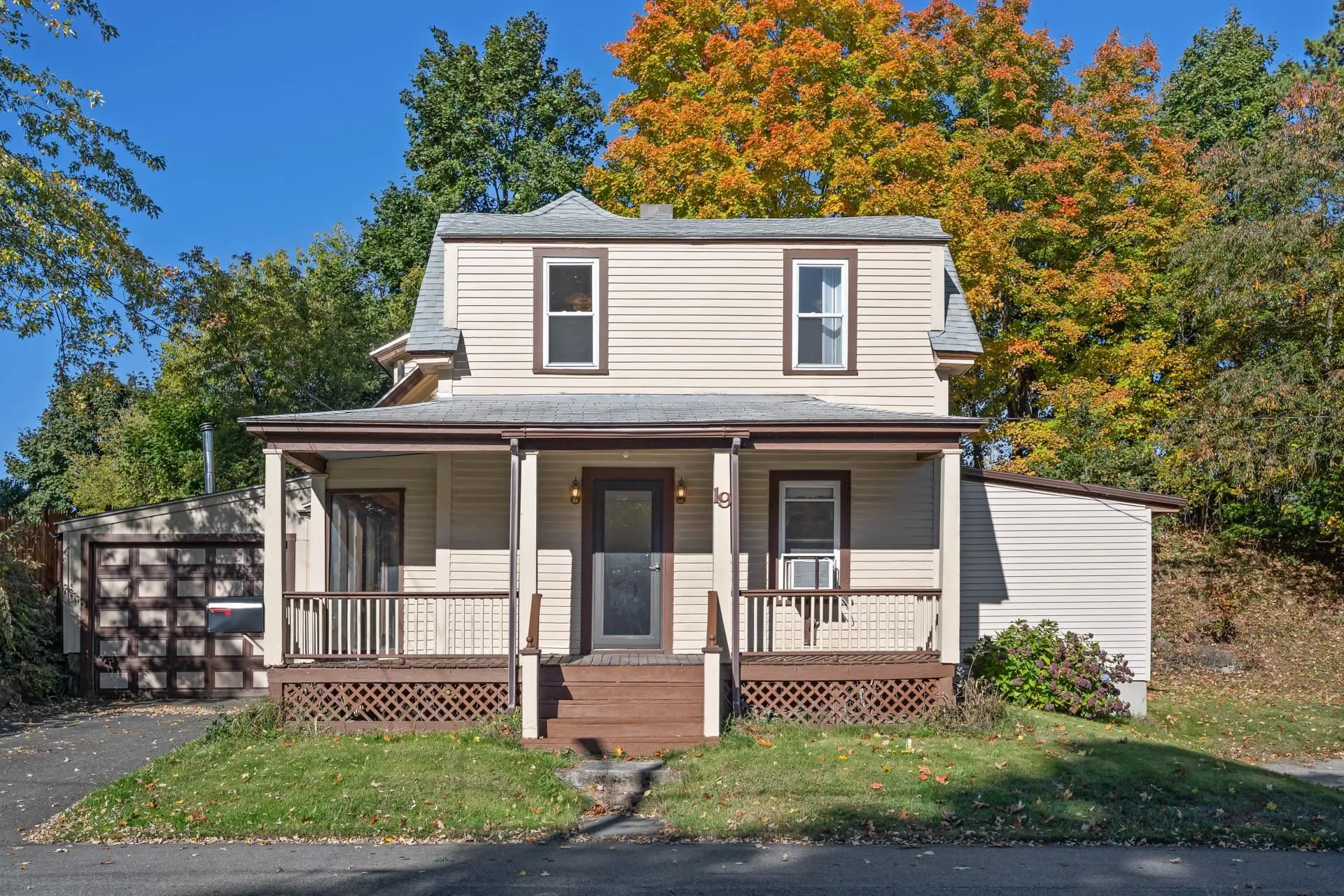 19 Brook Street Derry NH 03038