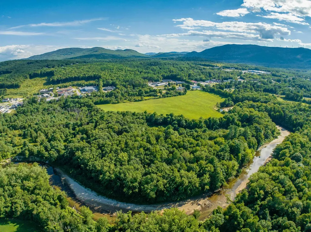 12 Smith Bridge Road Plymouth NH 03264