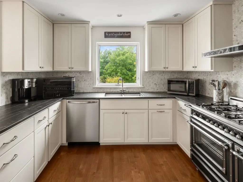 33 Vista Drive Shelburne VT 05482