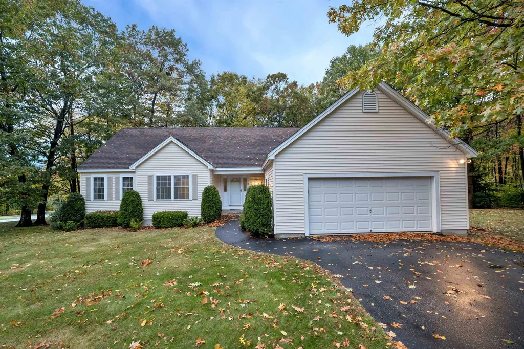 36 Virginia Court Hooksett NH 03106