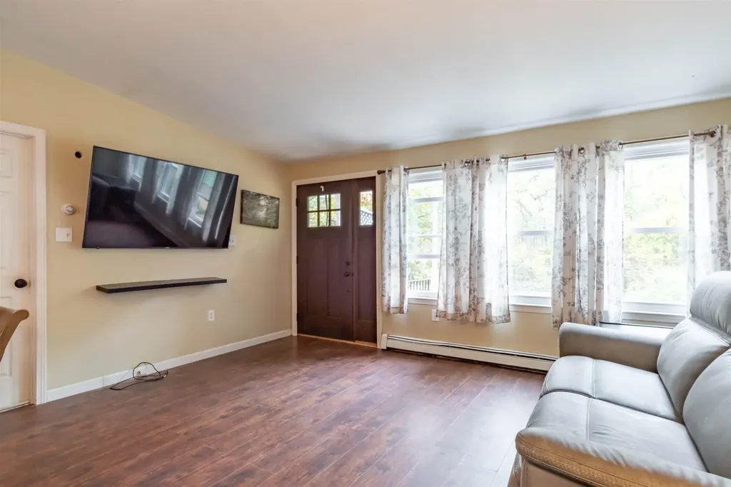 87 Mooar Hill Road Hollis NH 03049