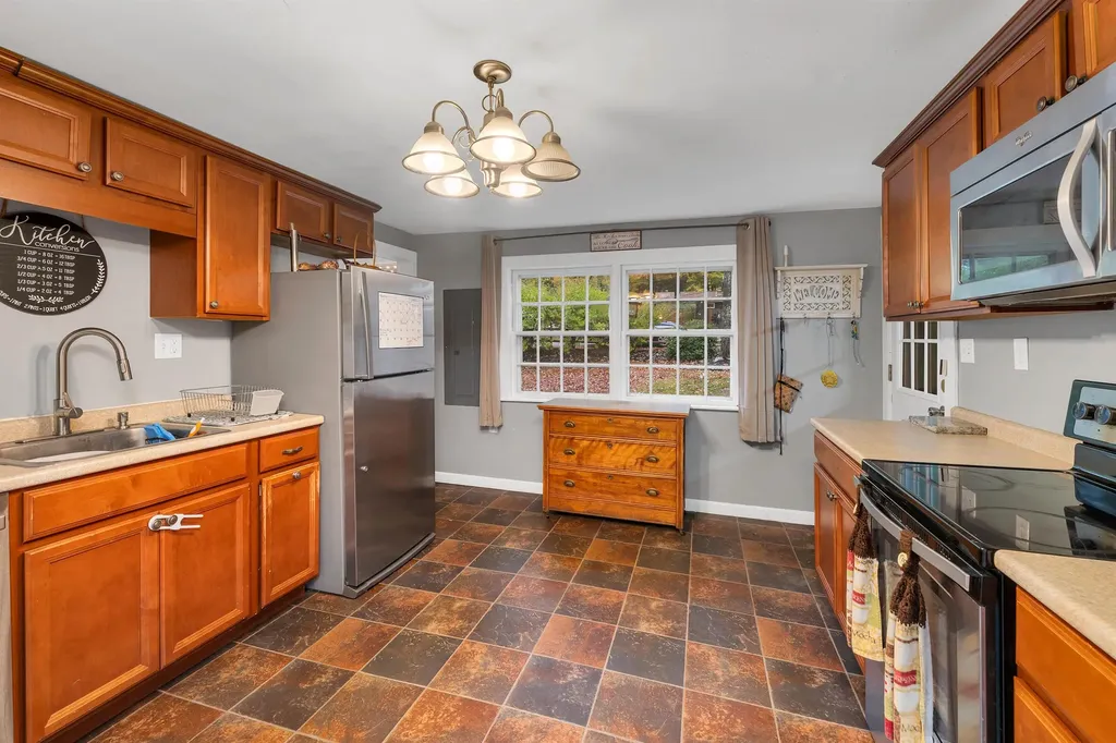 29 Wood Drive Gilmanton NH 03237