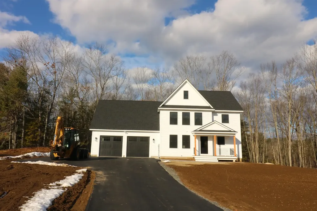 1 Stone Creek Drive Brentwood NH 03833