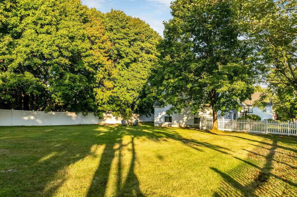 45 Pleasant Street Wolfeboro NH 03894