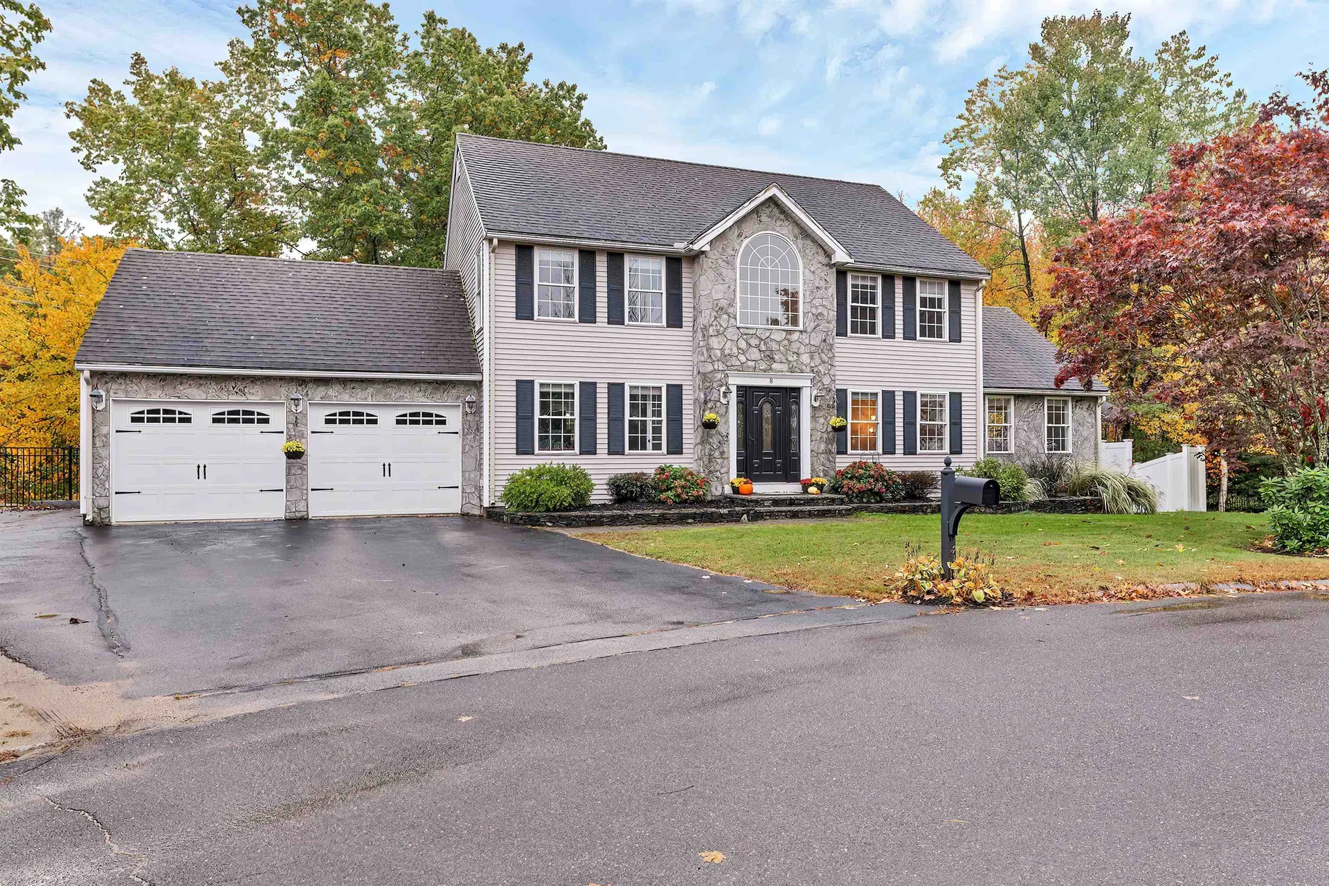 8 Kris Court Hudson NH 03051