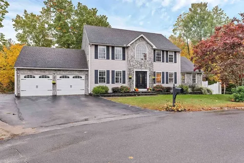 8 Kris Court Hudson NH 03051