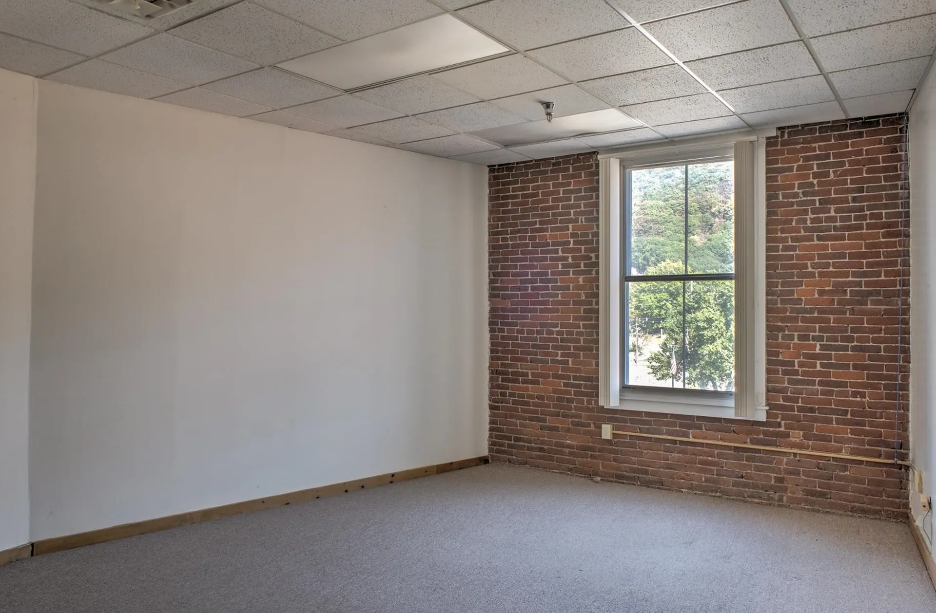 39-41 The Square Rockingham VT 05101